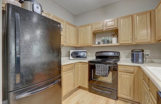 Building Photo - 6 Woodduck Dr