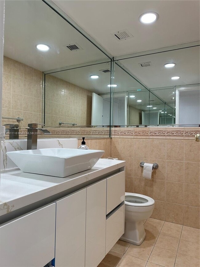 Building Photo - 13499 Biscayne Blvd