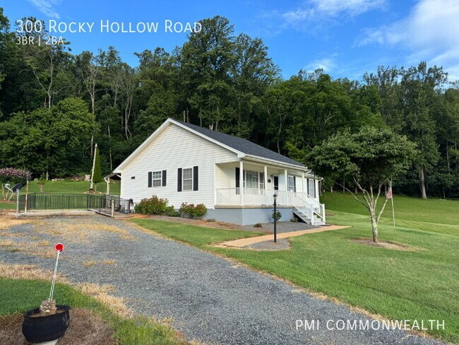 Foto del edificio - 300 Rocky Hollow Rd