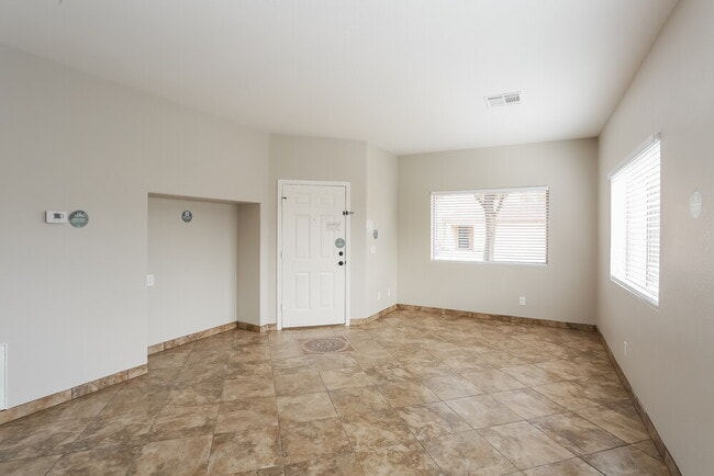 Building Photo - 7210 S 8th Pl