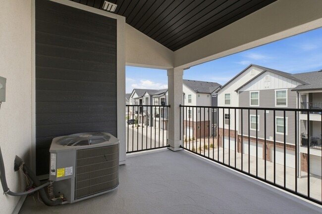 Building Photo - 858 Coulsen Dr