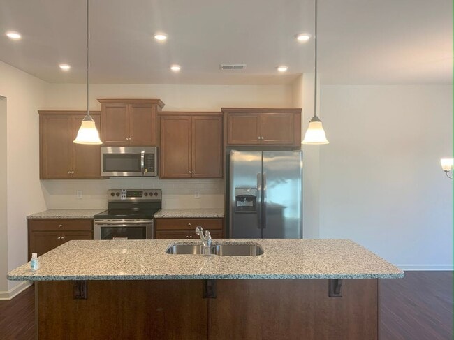 Building Photo - 140 Inman Dr