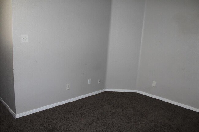 Building Photo - 5810 Twisted Pine Ct