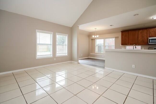Foto del edificio - 1420 Castlegar Ln