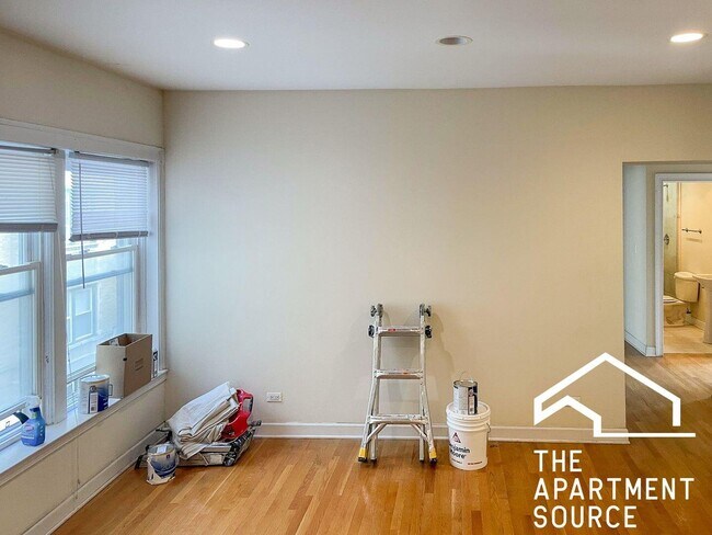Foto del edificio - 3916 N Pine Grove Ave