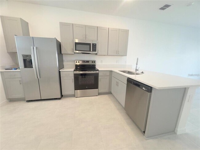 Building Photo - 2852 Skyline Lp
