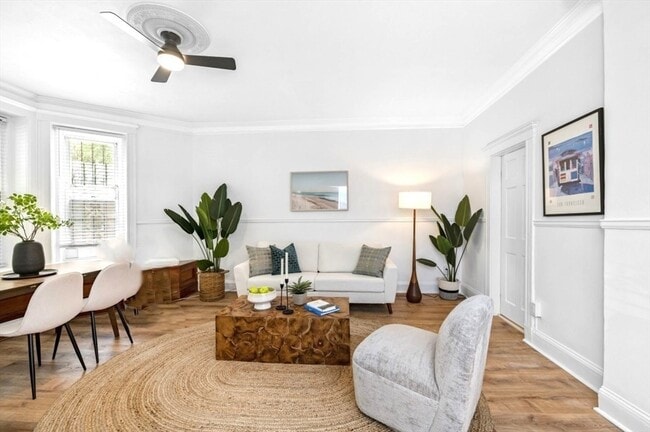 Foto del edificio - 345 Commonwealth Ave