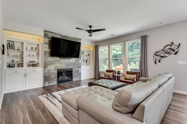 Foto del edificio - Bright, Modern, Spacious 4bd/3ba Home in Prime Scottdale Location