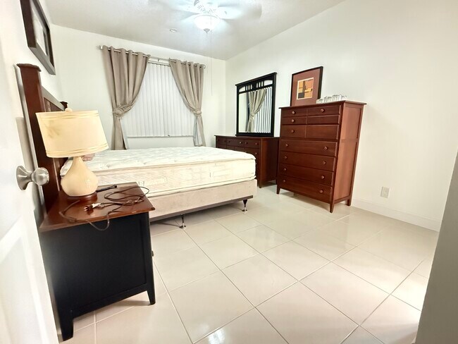 Foto del edificio - 8320 NW 24th St