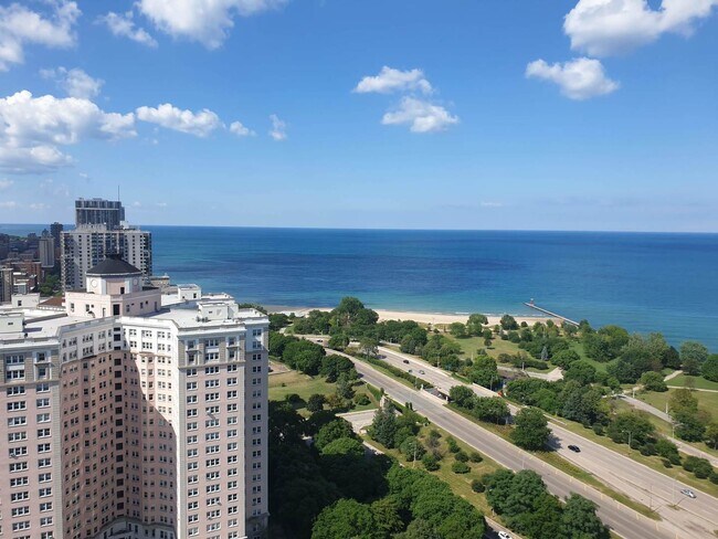 Foto del edificio - 5455 N Sheridan Rd