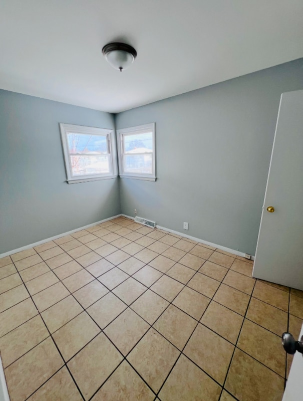 Building Photo - 5944 N 61st St