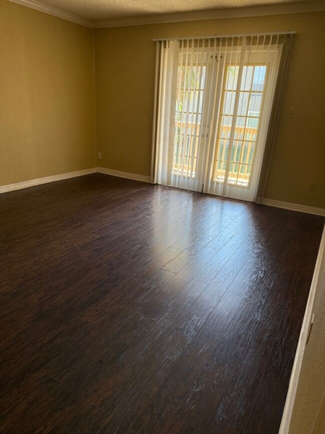 Building Photo - SERRAVELLA 2 BEDROOMS CONDO