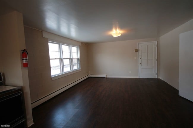 Building Photo - Studio, 1 bath Apartment - 309 N 5th St #6