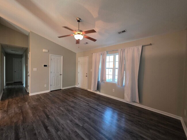 Foto del edificio - Quiet Neighborhood Charm with Easy Access to Swansboro & the Coast