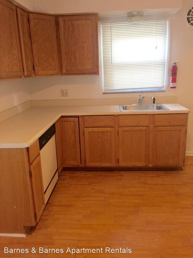 Foto del edificio - 4 br, 2 bath House - 617 Emmet St