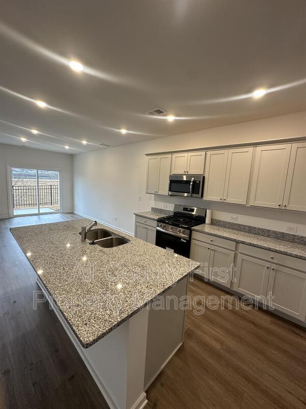 Building Photo - 2555 Adventure Wy