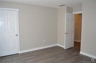 Building Photo - 140 Maple Ave
