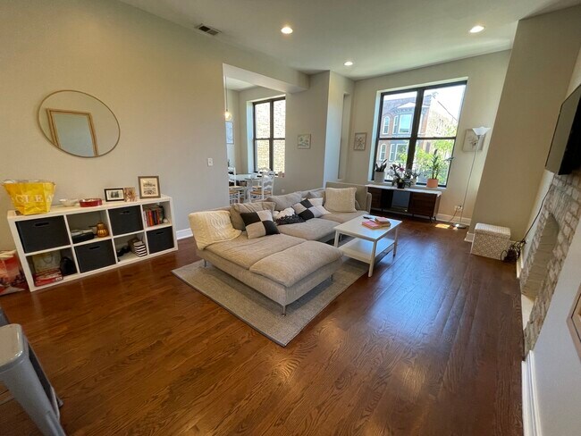 Foto del edificio - 3502 N Sheffield Ave