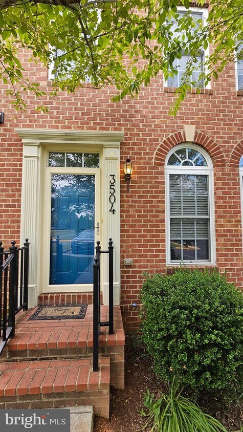Foto principal - 3504 Tabard Ln