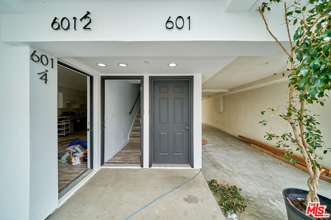 Foto del edificio - 601 W 41st Pl