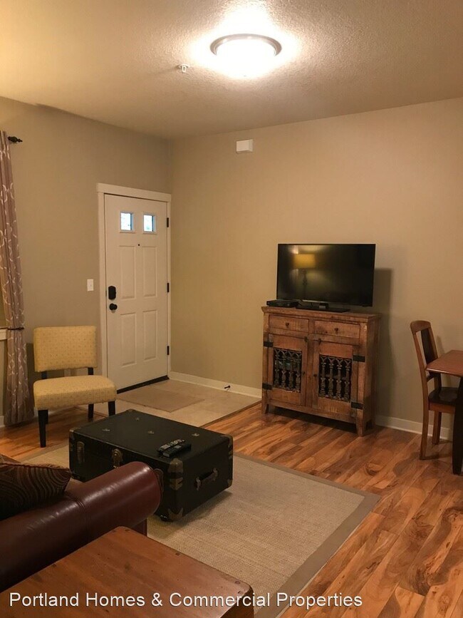 Building Photo - 2 br, 1 bath House - 659 NE Garswood Ln.