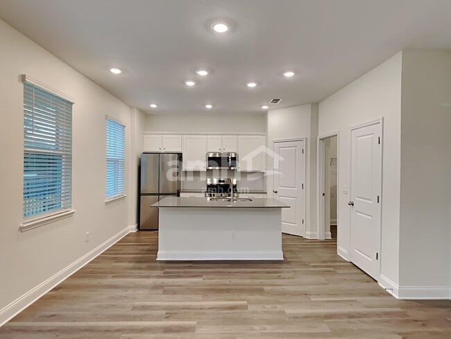 Foto del edificio - 1056 Grafton Ridge Dr