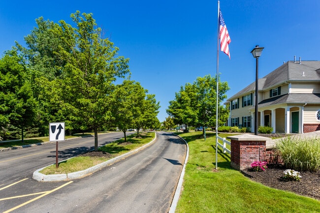 Building Photo - The Hammocks at Southern Hills