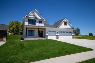 Building Photo - 4951 Noble Dr NW