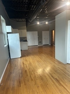 Building Photo - 2046 W Grand Ave