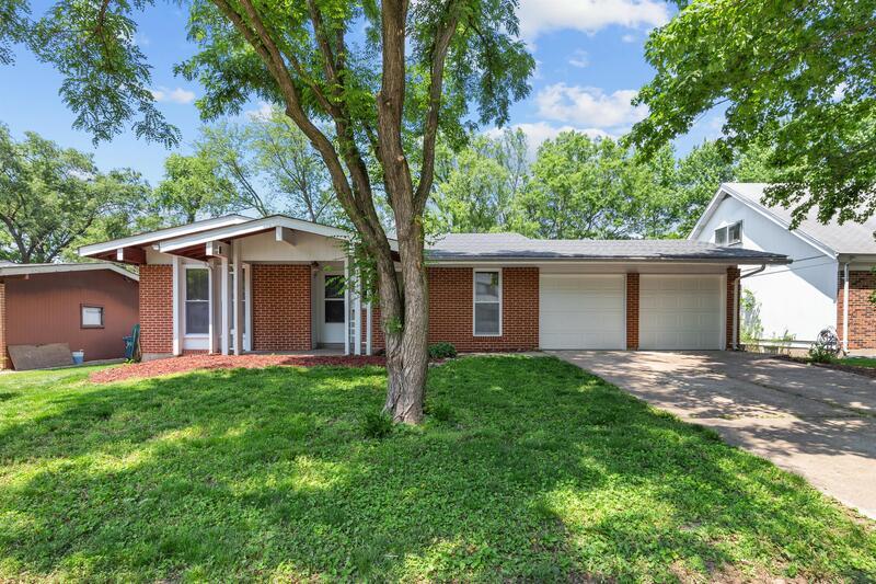 1415 St Anthony Ln, Florissant, MO 63033 House for Rent in Florissant