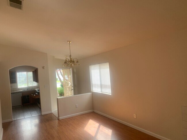 Foto del edificio - 8400 Persimmon Dr