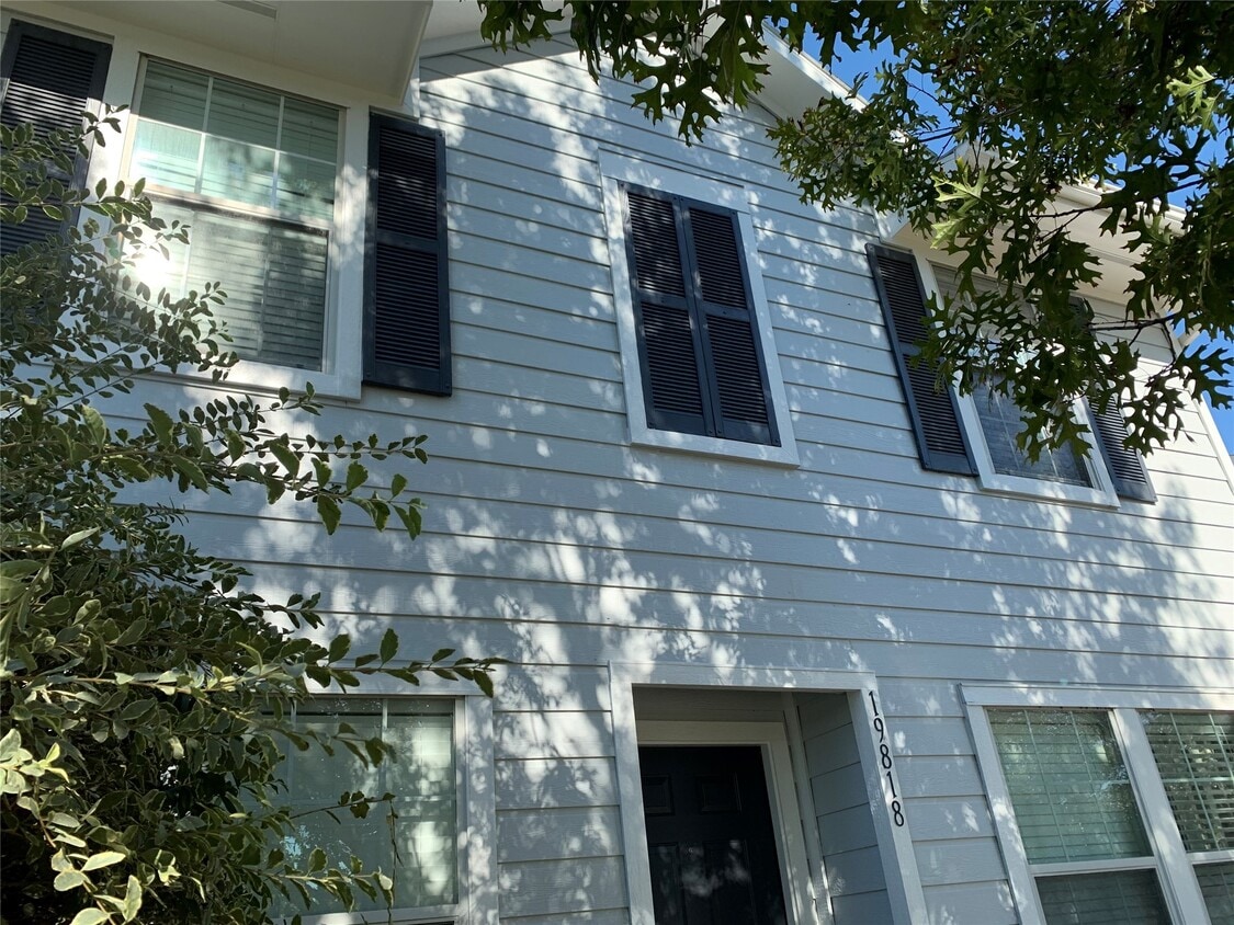 Foto principal - 19818 Lindenwick Ct