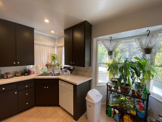 Kitchen - 5061 Colfax Ave