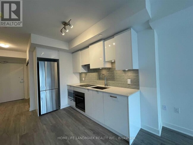 Building Photo - 195 Redpath Ave