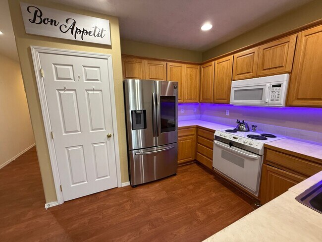 Foto del edificio - 3Bd/2.5Ba End Unit Townhome In the Orenco ...