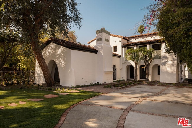 Foto del edificio - 1641 N Ogden Dr