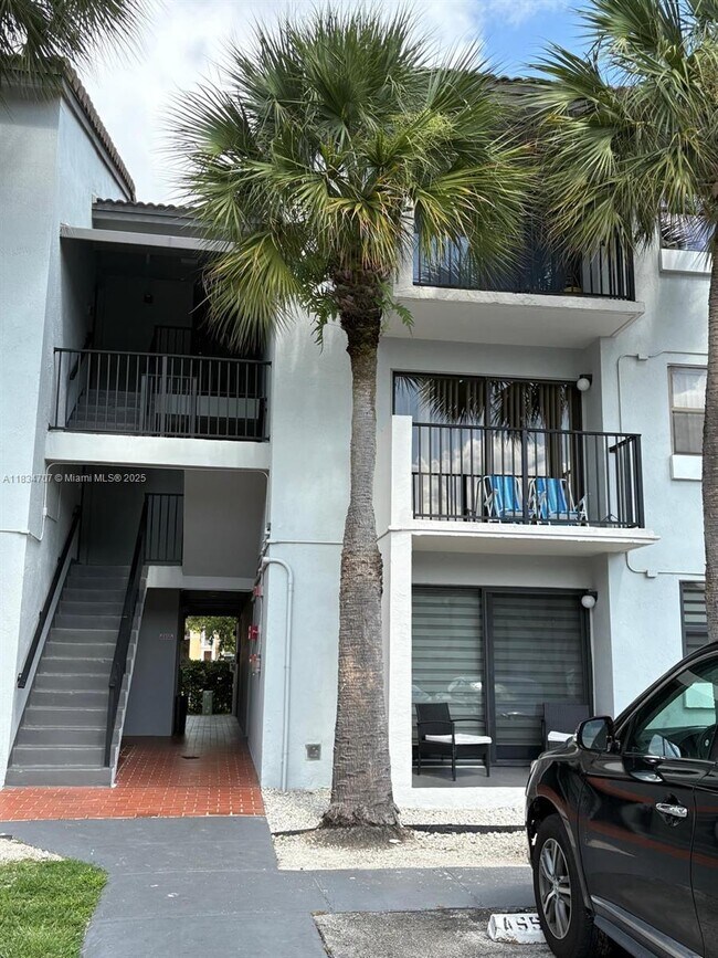 Foto del edificio - 7230 NW 179th St