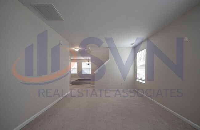 Foto del edificio - Spacious 3-Bedroom Home in Northeast Durham!