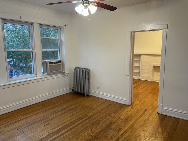 Building Photo - 3518 W Cullom Ave