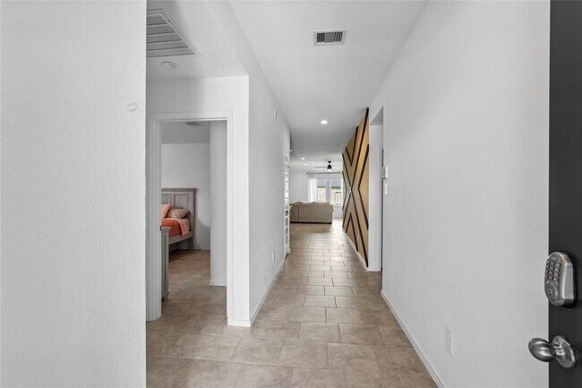 Building Photo - 7510 Carson Ct