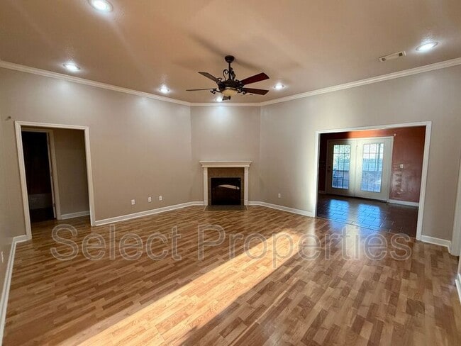 Foto del edificio - 6017 Beaver Creek Ln