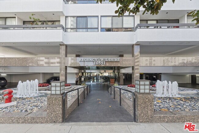Foto del edificio - 10551 Wilshire Blvd