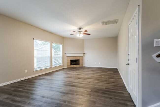 Foto del edificio - 8103 Rudy Brook Way