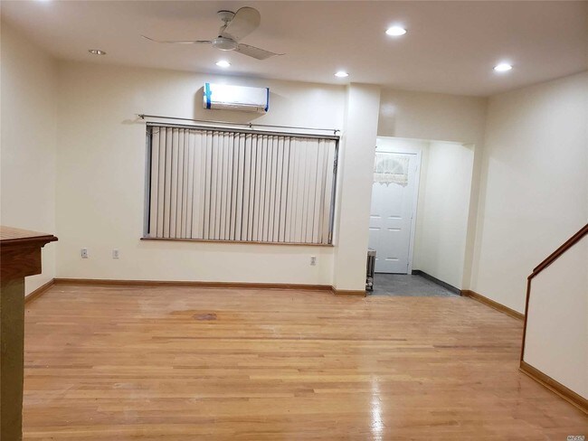 Foto del edificio - 161-27 84th Ave