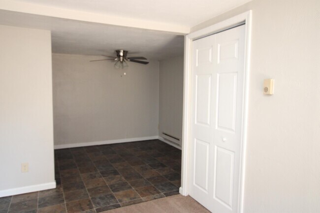 Building Photo - 417 Park Manor Pl