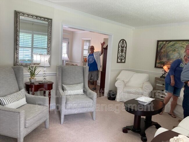 Foto del edificio - 1027 S Poplar Dr