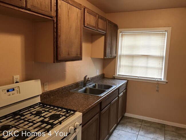 Building Photo - 3 br, 1 bath House - 3712 NW 27th Street