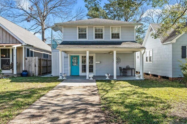 Foto del edificio - Inviting 3BR/3BA Two-Story Home in Capital...