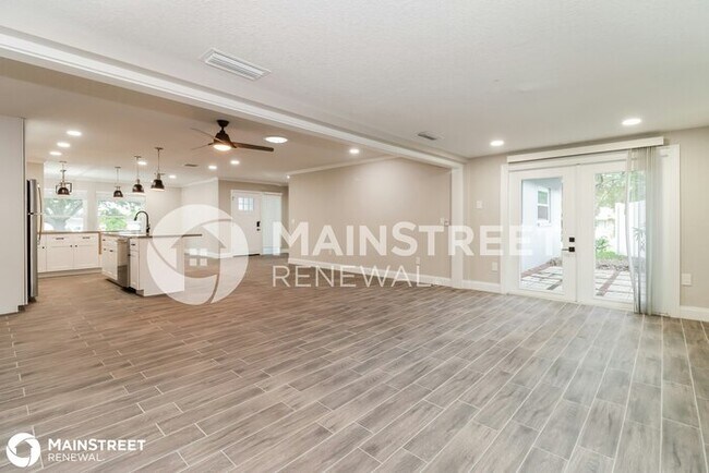 Building Photo - 3945 Harbor Hills Dr