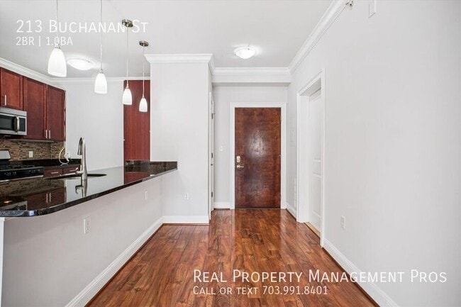 Photo - 213 Buchanan St Townhome